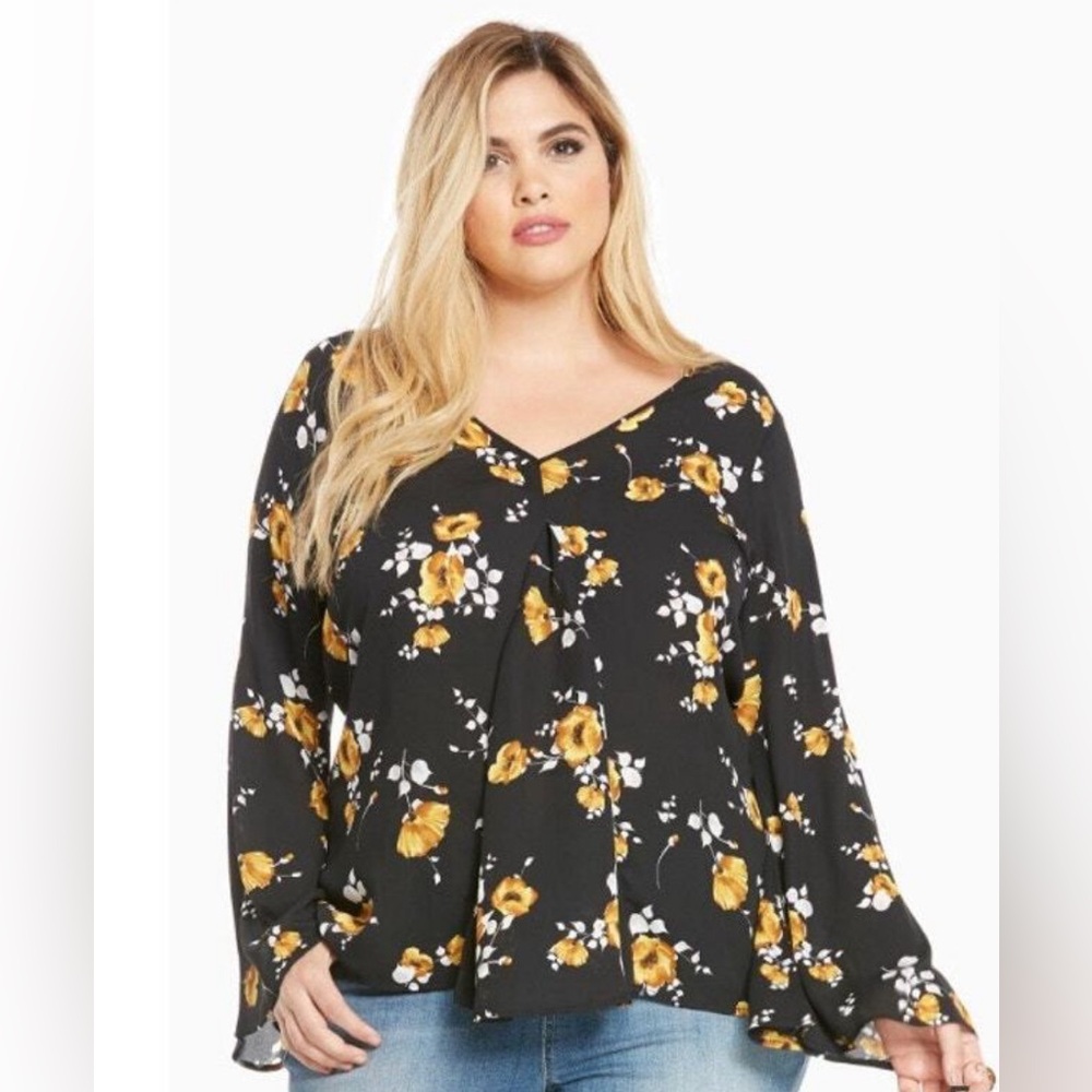 Torrid 2 Top - Picture 2 of 5